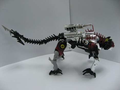 Transformers Revenge of the Fallen Mail Away Ravage Figure Sports Chrome Details