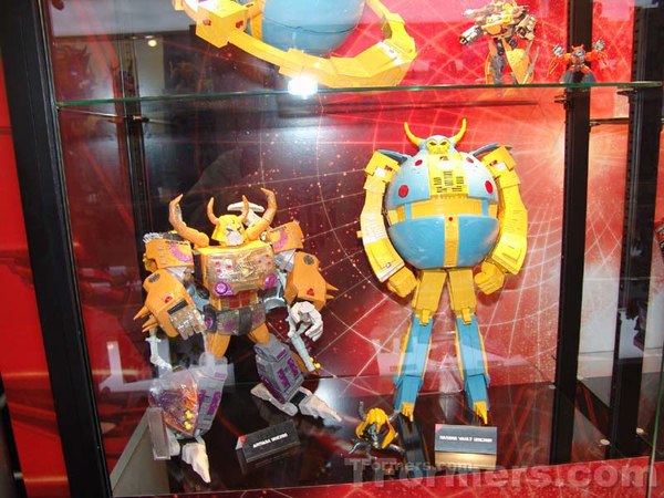 BotCon 2009 - Transformers Universe Figures Gallery - G1 Unicron!!!