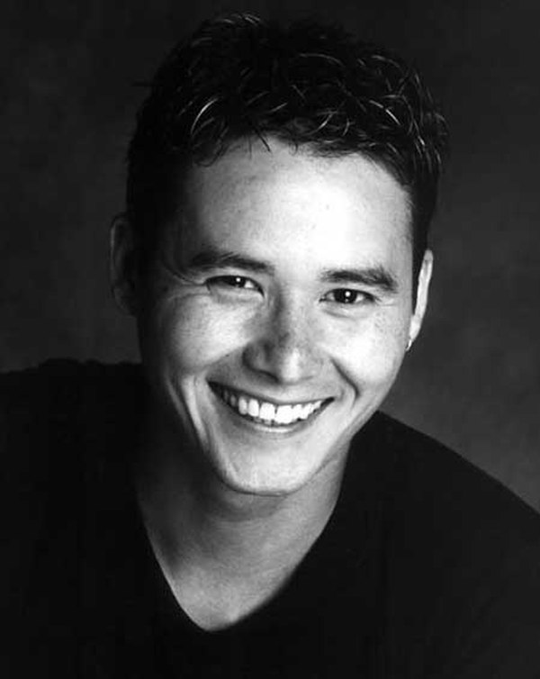  Johnny Yong Bosch to Voice War For Cybertron Bumblebee