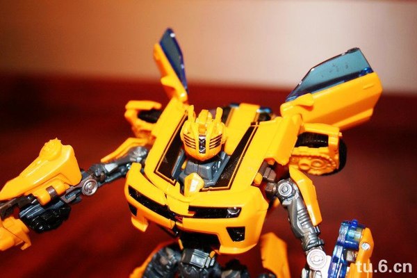 Hunt for the Decepticons Deluxes Battle Blades Bumblebee and Jetblade Gallery