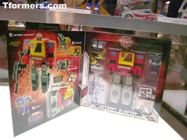 BotCon 2010 - SDCC 2010 Exclusives Autobot Blaster and Mighty Muggs Prowl
