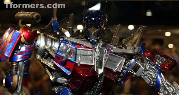 SDCC 2010 - Sideshow Transformers Optimus Prime Maquette