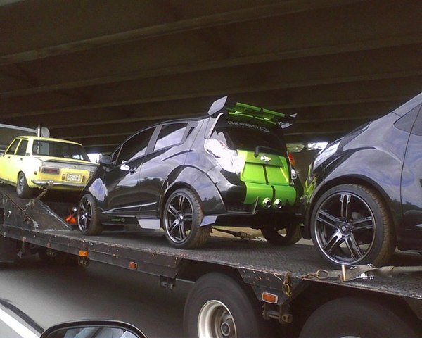 New Close Up Looks at Transformers 3 Twins, Datsun
