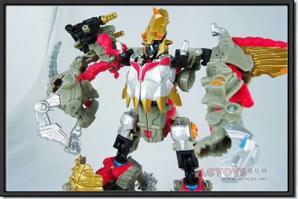New Looks at PCC Dinobots Out of the Package!