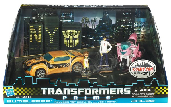 NYCC 2011 - Transformers Prime Bumblebee and Arcee Exclusive Video Review 