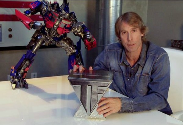 Video - Michael Bay Shows off the Transformers Movie Trilogy 7 Disc Limited Collector's Edition