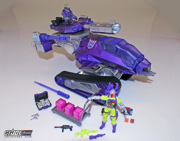 Toy Fair 2012 - Transformers GI Joe Crossover Shockwave H.I.S.S. Tank with Destro, B.A.T. and Accessories