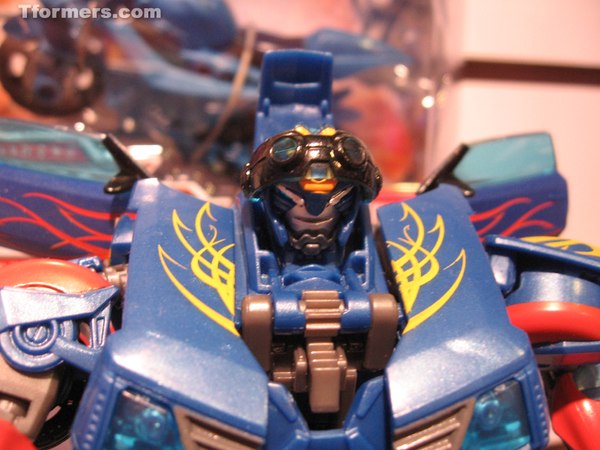 Toy Fair 2012 - Transformers Prime Deluxe Display Includes New Hot Shot Head Mold, Arcee, and More!
