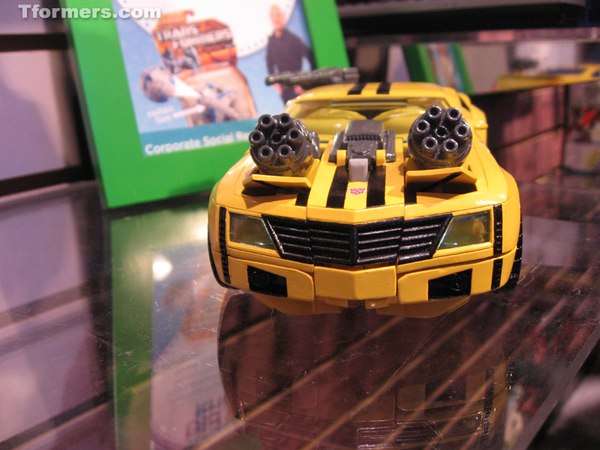 Toy Fair 2012 - Video Demonstration of Transformers Prime Weaponizer Bumblebee