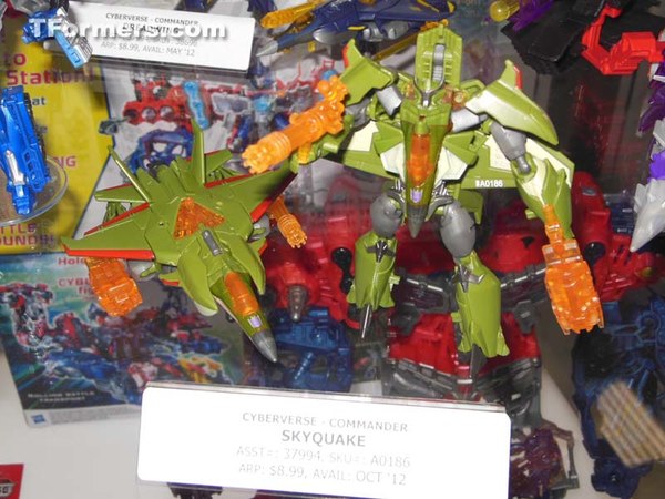 SDCC 2012 - Transformers Prime Display Shows Off Commander Skyquake, Voyager Thundertron and Ultra Magnus, and More! UPDATED