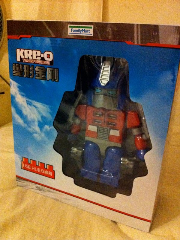 Transformes Kreon Giant Optimus Prime USB Hub Exclusive - Roll Out and Power Up PC Devices