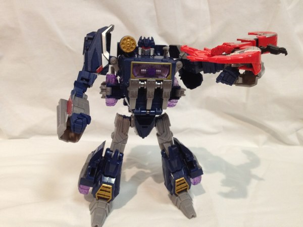 Transformers Fall of Cybertron Generations Soundwave and Soundblaster Video Review