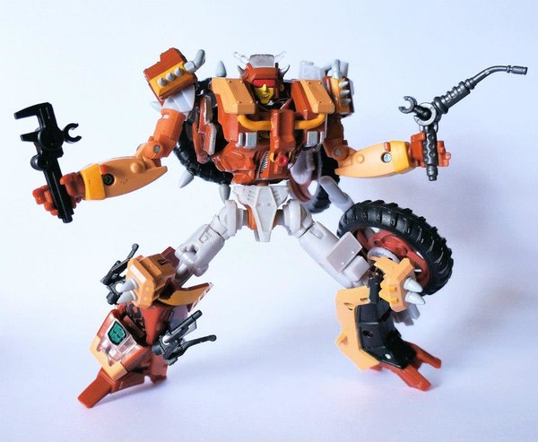 New 3rd Party Group Lucky Rodgers Reveal Junkion Upgrade Kits  JK-01M Medic and JK-01W Warrior
