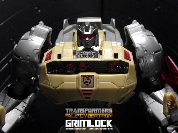 Transformers Generations Grimlock Video Review - Fall Of Cybertron Voyager Figure Exposed