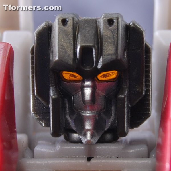 Review - Generations Fall of Cybertron Starscream