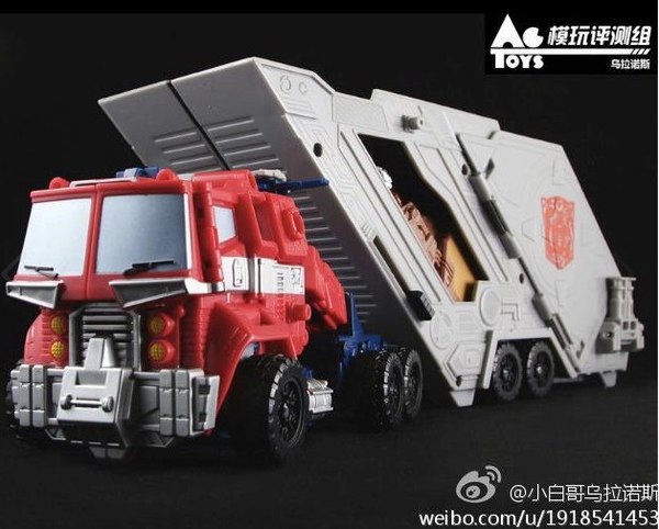 2013 Transformers Year of snake Optimus Prime In-Hand Images Show Energron Repaint - More Images Added!
