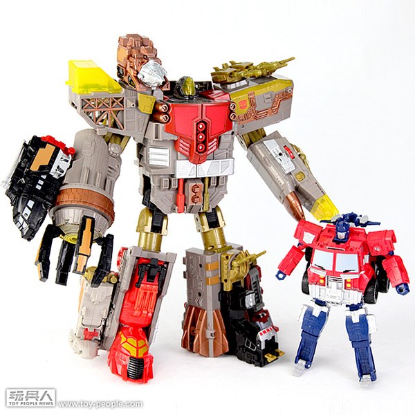 Big Clear New Images of Transformers Platinum Edition Optimus Prime and Omega Supreme