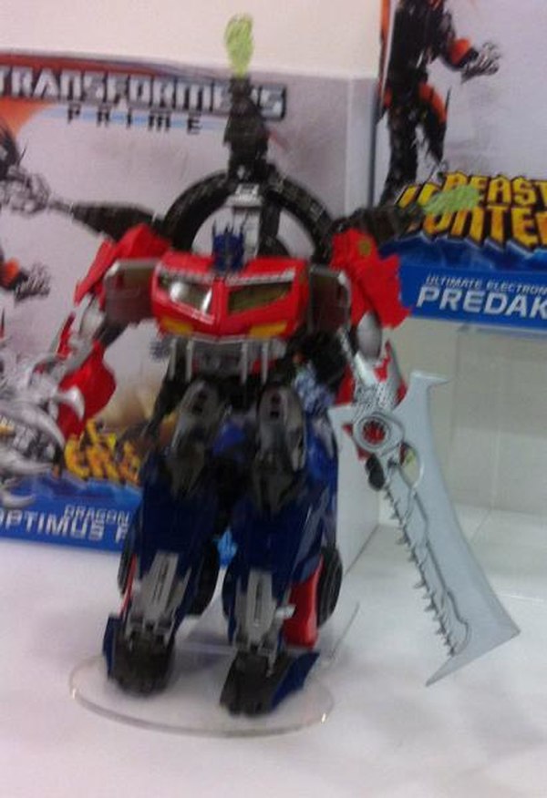 UK Toy Fair 2013 - First Looks at Beast Hunters Ultimate Class Prime and Predaking Images