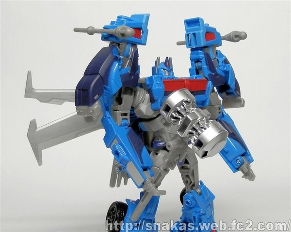 Beast Hunters Ultra Magnus New Images and Review Transformers Prime Voyager