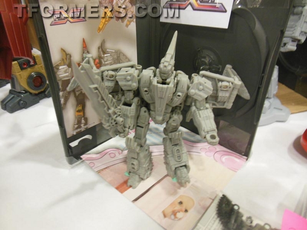 Botcon 2013 - New Third Party Figures Showcase Planet X Swoop, Perfect Effect PE-DX03, More Images