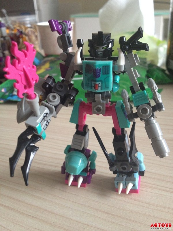 Transformers Kreon Micro-Changer Abominous, Piranacon, Defensor In-Hand Images