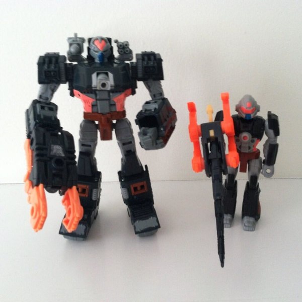 Video Review - Transformers Collectors Club TFSS 2.0 Treadshot with Catgut