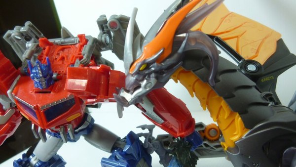 Transformers Beast Hunters Voyager Cyberverse Optimus Prime Versus Predaking Image Gallery