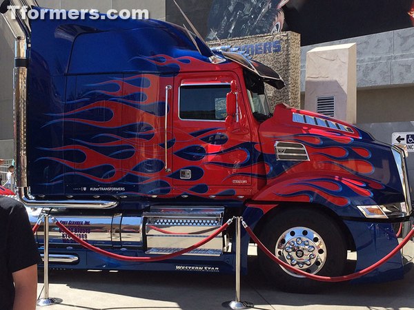 Botcon 2014 - Age of Extinction Optimus Prime At The Fan Experience