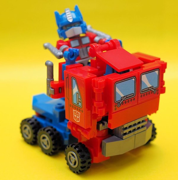 Kre-O Battle Changers In-Hand Images of Optimus Prime, Starscream, Bumblebee and Grimlock
