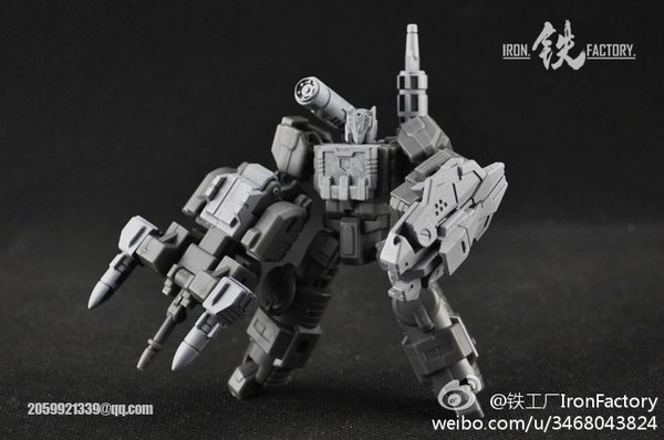 Iron Factory Legends Scale Fall of Cybertron Soundwave with Laserbeak and Ravage - Photos!