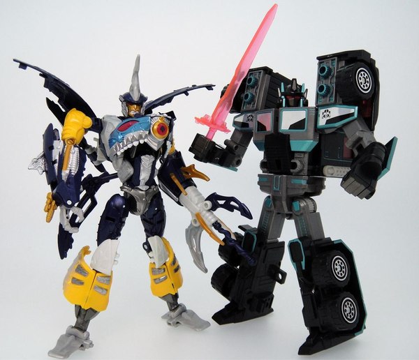 Transformers Legends Series Gelshark - TakaraTomy Generations Sky-Byte: New Photo, Old Rivalry