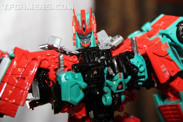 SDCC 2015 - First Look Victorion, G2 Superion Combiner Wars, RID More Transformers News and Live Updates