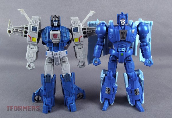 Highbrow and Xort Generations Titans Return Deluxe Figure Review  Transformers News Reviews Movies Comics and Toys