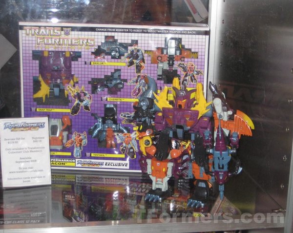 SDCC 2008 Day 2 - Transformers Club Exclusives