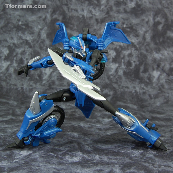 Eric's Yard: Transformers Prime: Arcee Robots in Disguise (RiD) Deluxe  Review